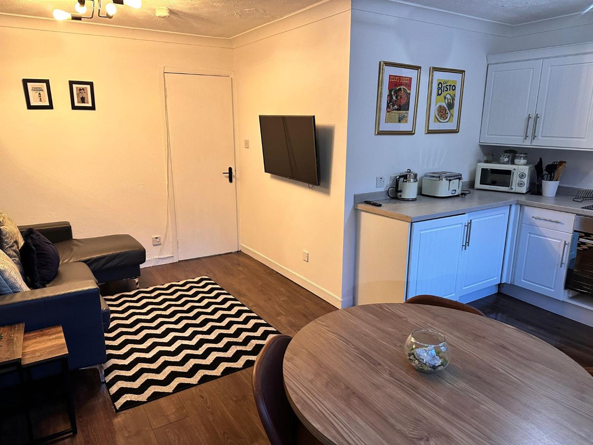 Brightcentral Apartment With Parking 格拉斯哥 外观 照片