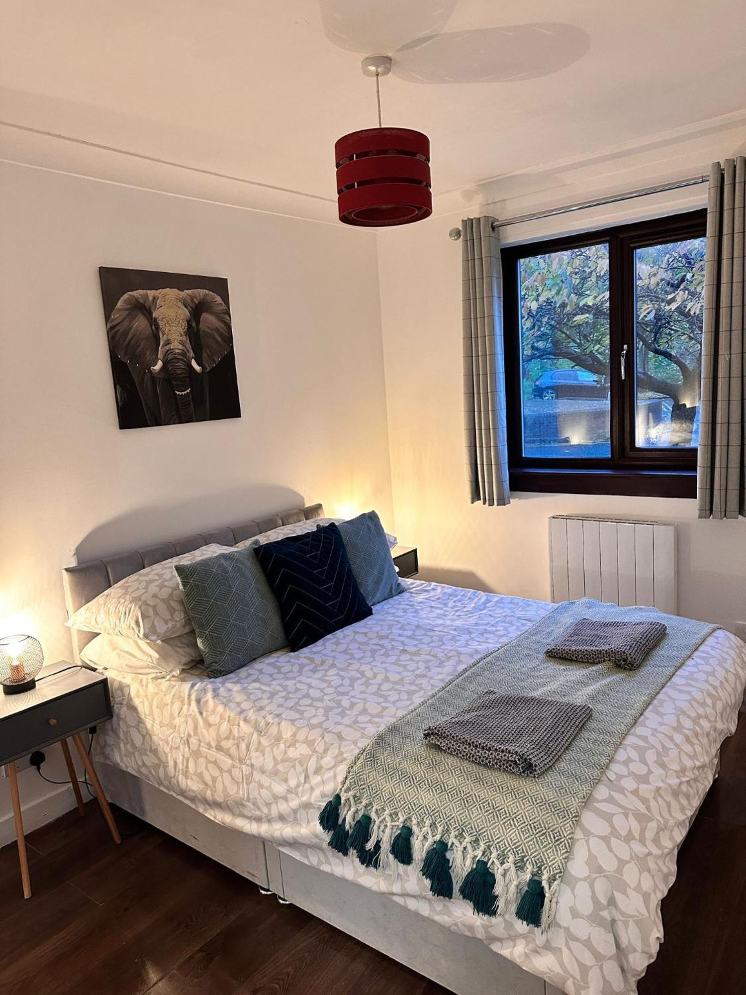 Brightcentral Apartment With Parking 格拉斯哥 外观 照片